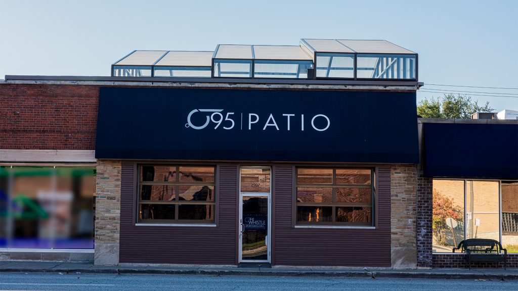 The Whistle Sports Bar & Grill, Oak Lawn, IL - 40' x 28'