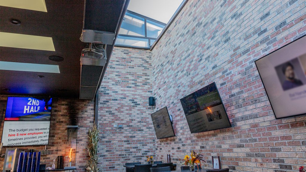 The Whistle Sports Bar & Grill, Oak Lawn, IL - 40' x 28'