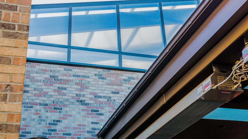 The Whistle Sports Bar & Grill, Oak Lawn, IL - 40' x 28'