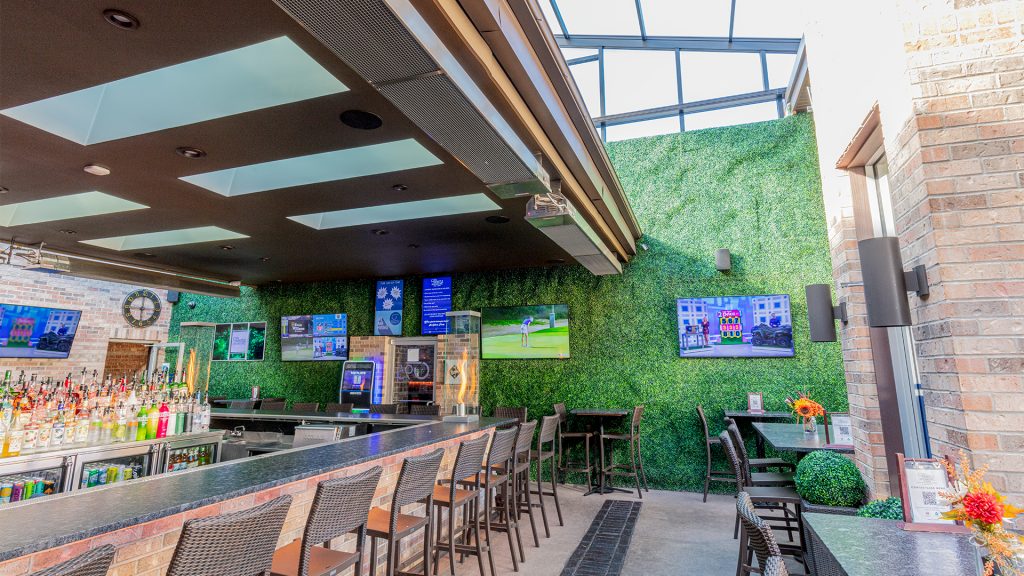 The Whistle Sports Bar & Grill, Oak Lawn, IL - 40' x 28'