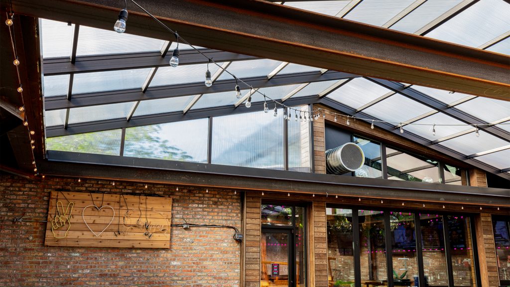 Deja Brew Bar & Grill, Oak Lawn, IL - 26' x 50'