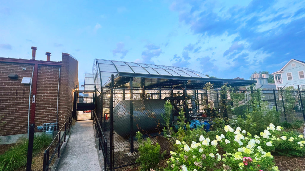DynaDome | A retractable greenhouse in the middle of a city.