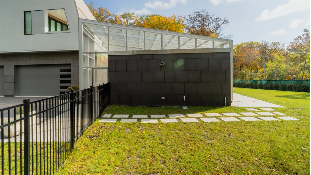 Northbrook, IL - 33' x 61'